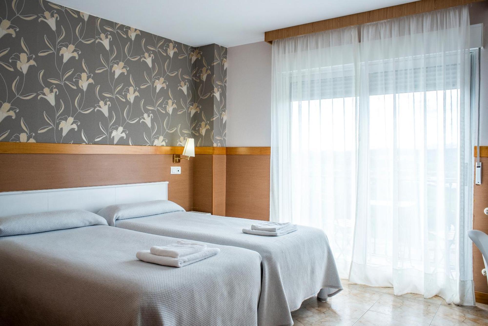 Hotel Ria De Суансес Экстерьер фото